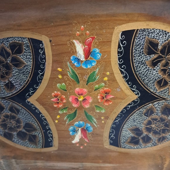 Vintage Floral Hand Painted Gold Mid Century Wood Serving Tray. - Picture 3 of 7